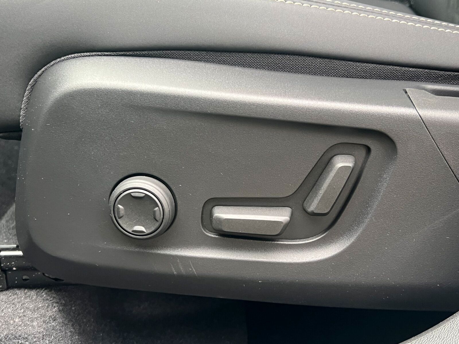 Volvo XC40 T4 Ultimate Dark AHK|PANO|CONNECT|LED|