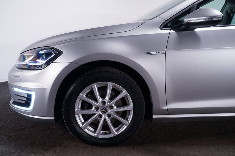 Volkswagen Golf 36 kWh Elektro - Samsaru's Car Outlet