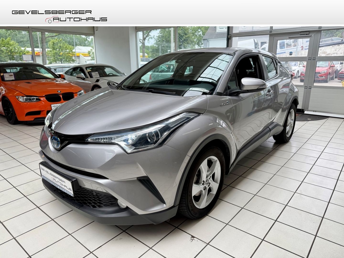 Toyota C-HR Hybrid Flow 1.8 - Samsaru's Car Outlet