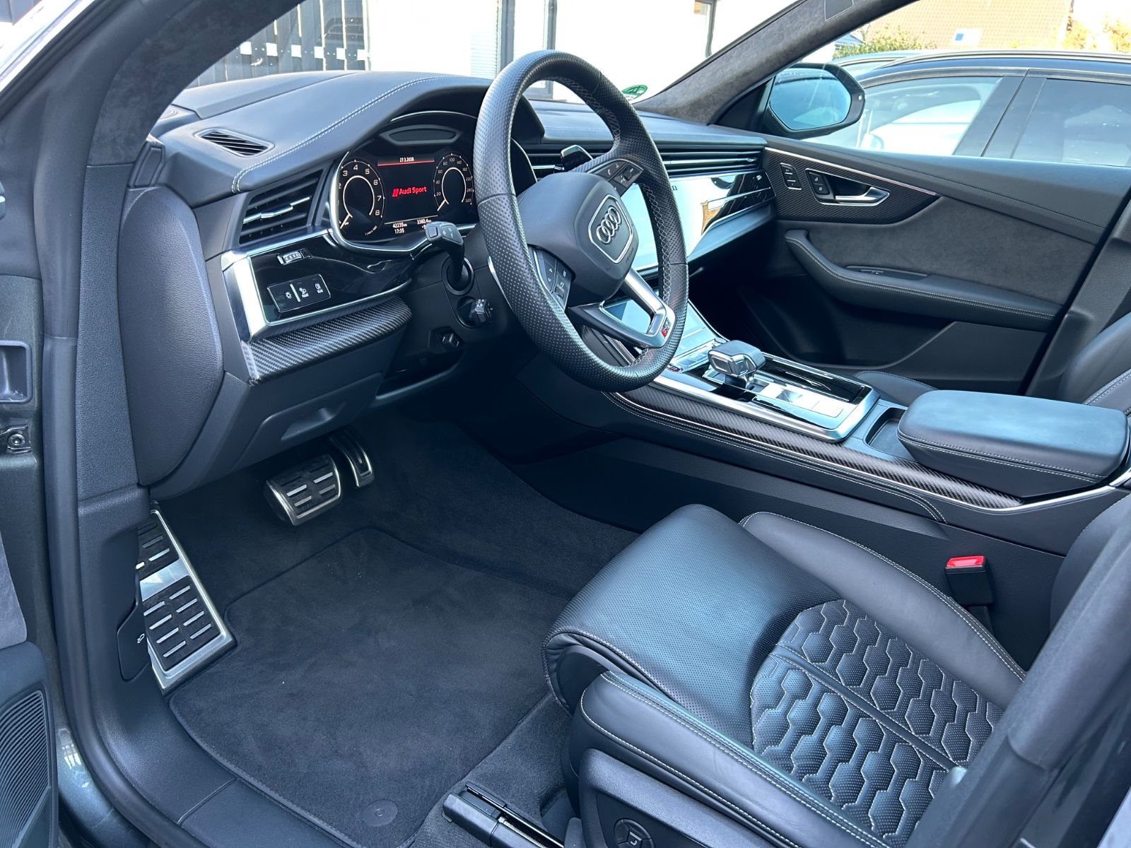 Audi RSQ8 DYN 4.0 TFSI Quattro TÜV-NEU-VMAX-2xCarbon
