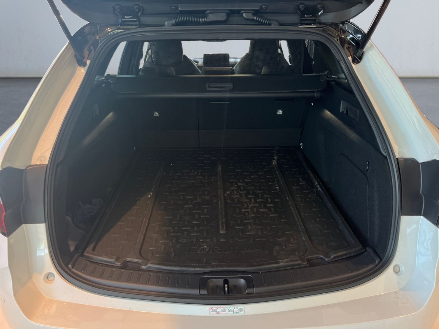 Toyota Corolla 2.0 Hybrid TS GR Sport - Samsaru's Car Outlet