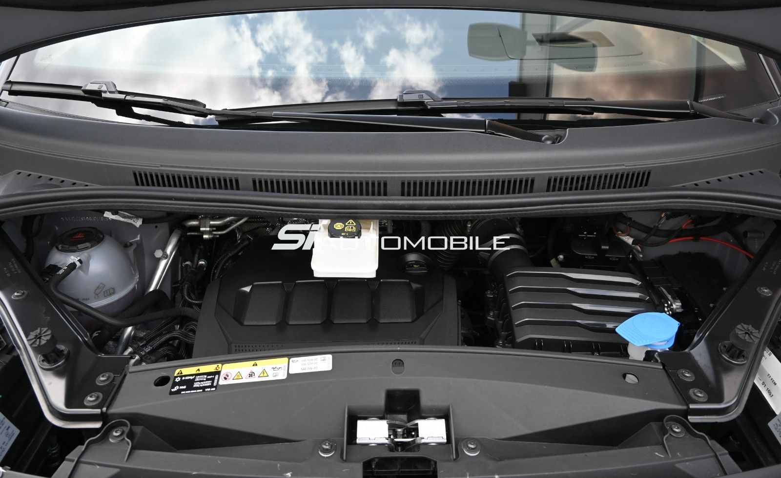 Volkswagen T7 Multivan 2.0 TDI DSG Edition - Samsaru's Car Outlet