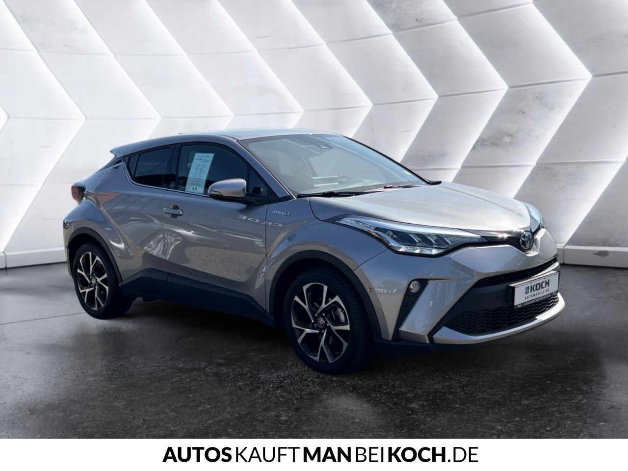 Toyota C-HR 2.0 Hybrid - Samsaru's Car Outlet