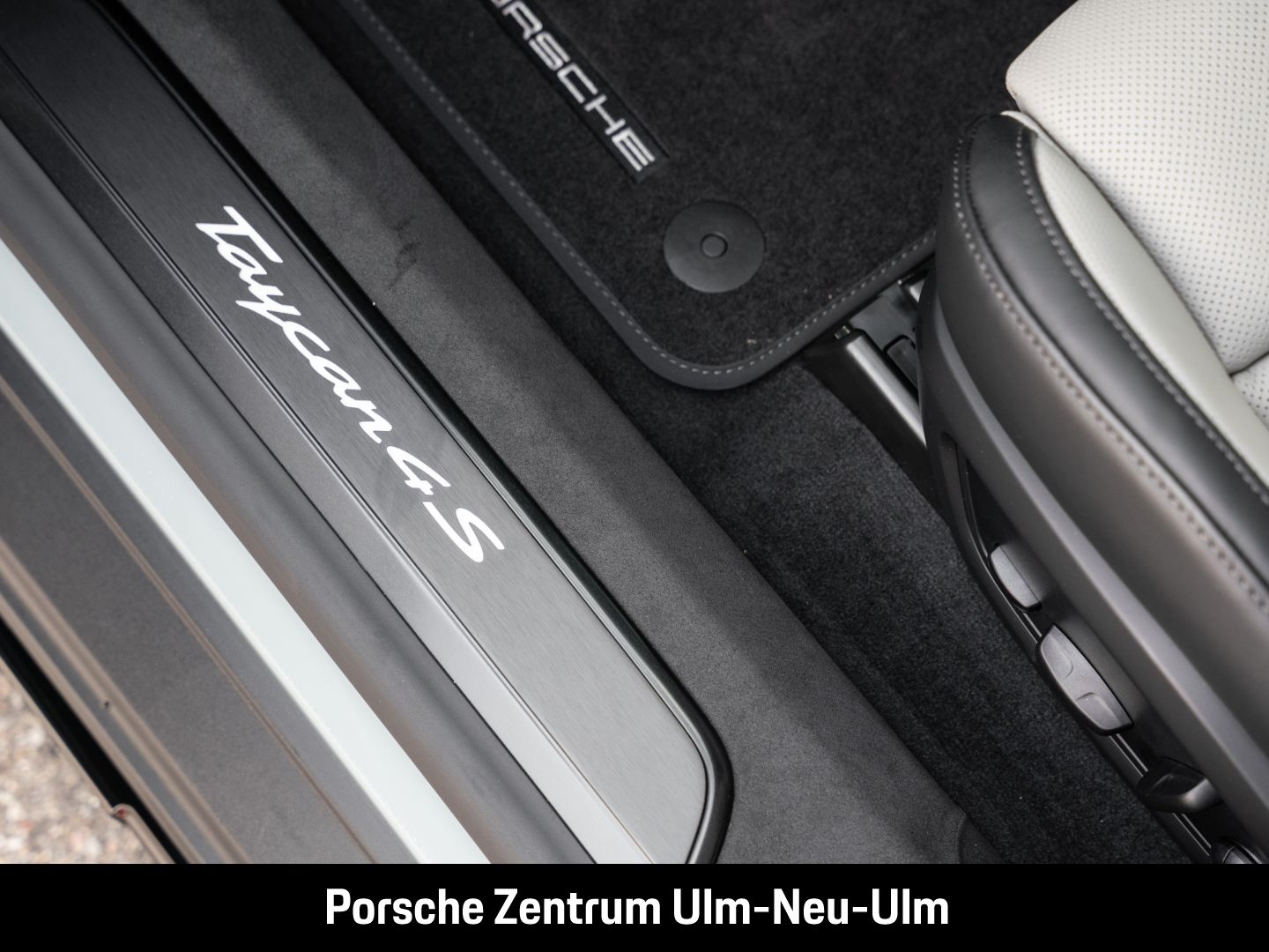 Porsche Taycan 4S Cross Turismo HA-Lenkung Active-Ride