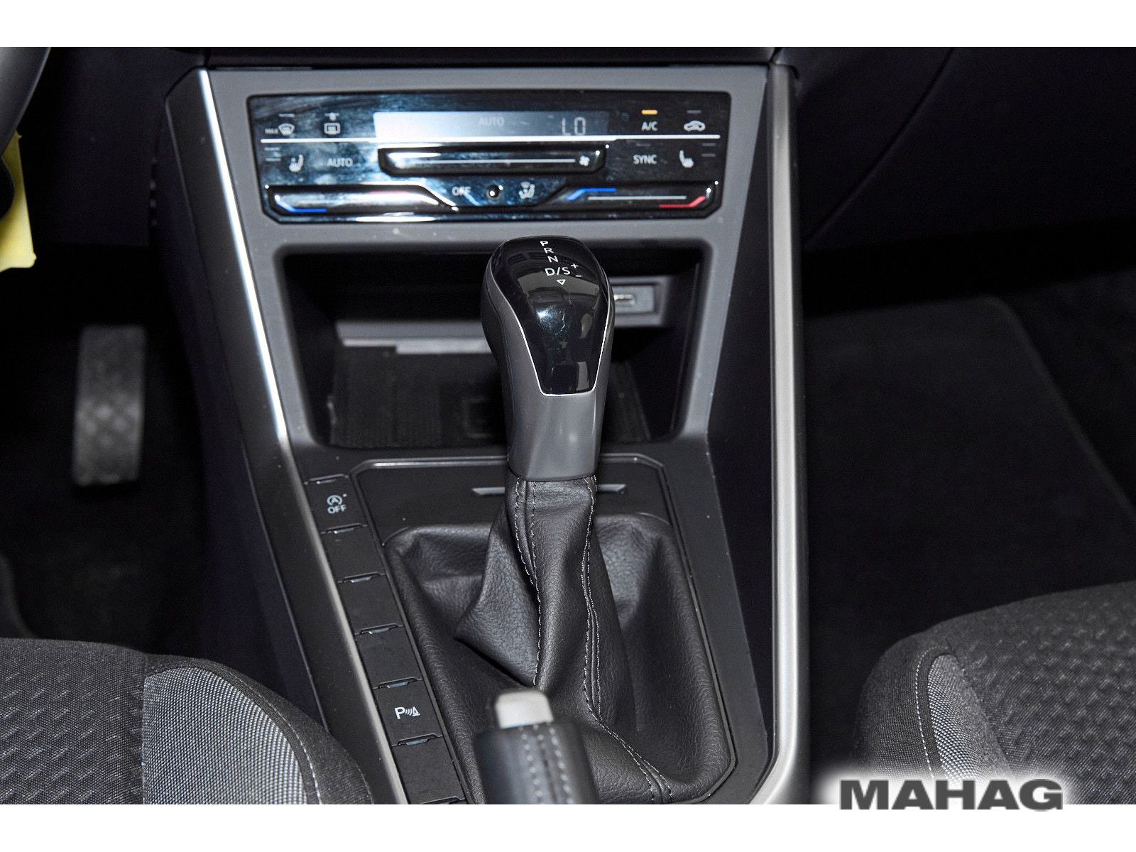 Volkswagen Taigo 1.0 TSI LIFE - Samsaru's Car Outlet