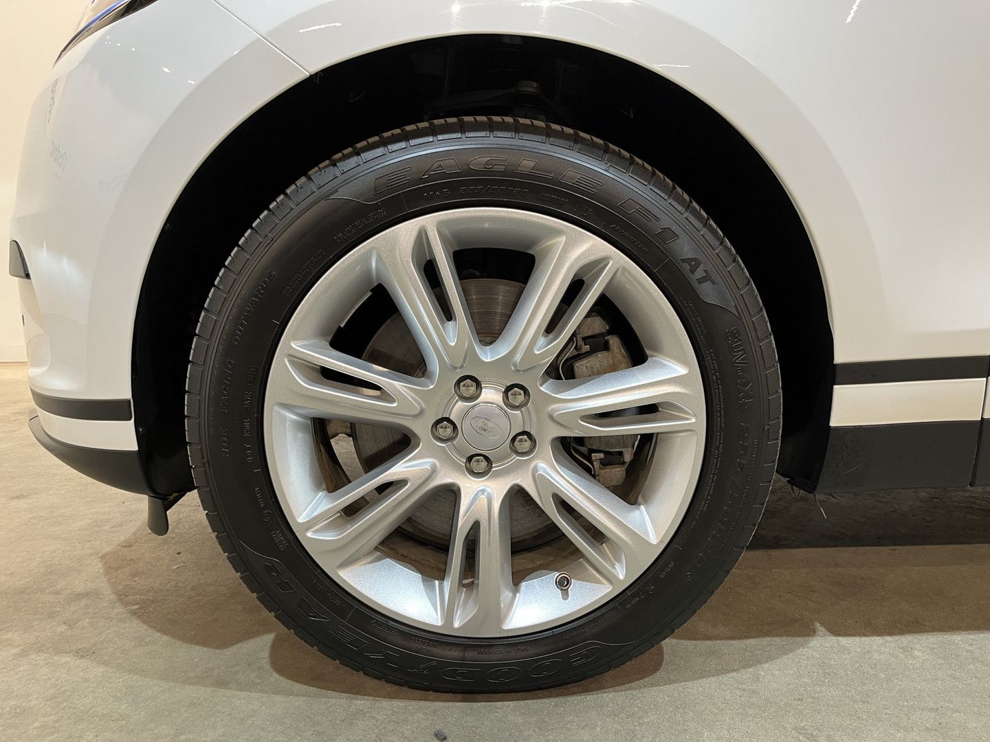Range Rover Velar 2.0 P400e AWD PHEV - Samsaru's Car Outlet