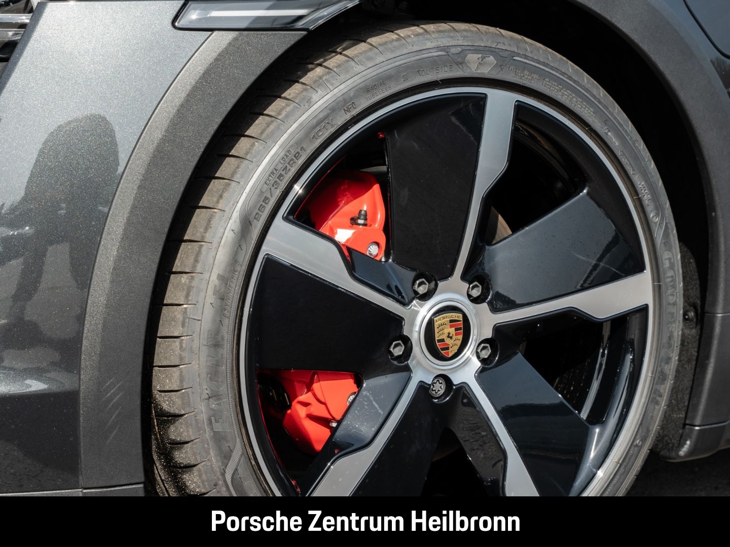 Porsche Taycan 4S Cross Turismo Panorama Surround-View