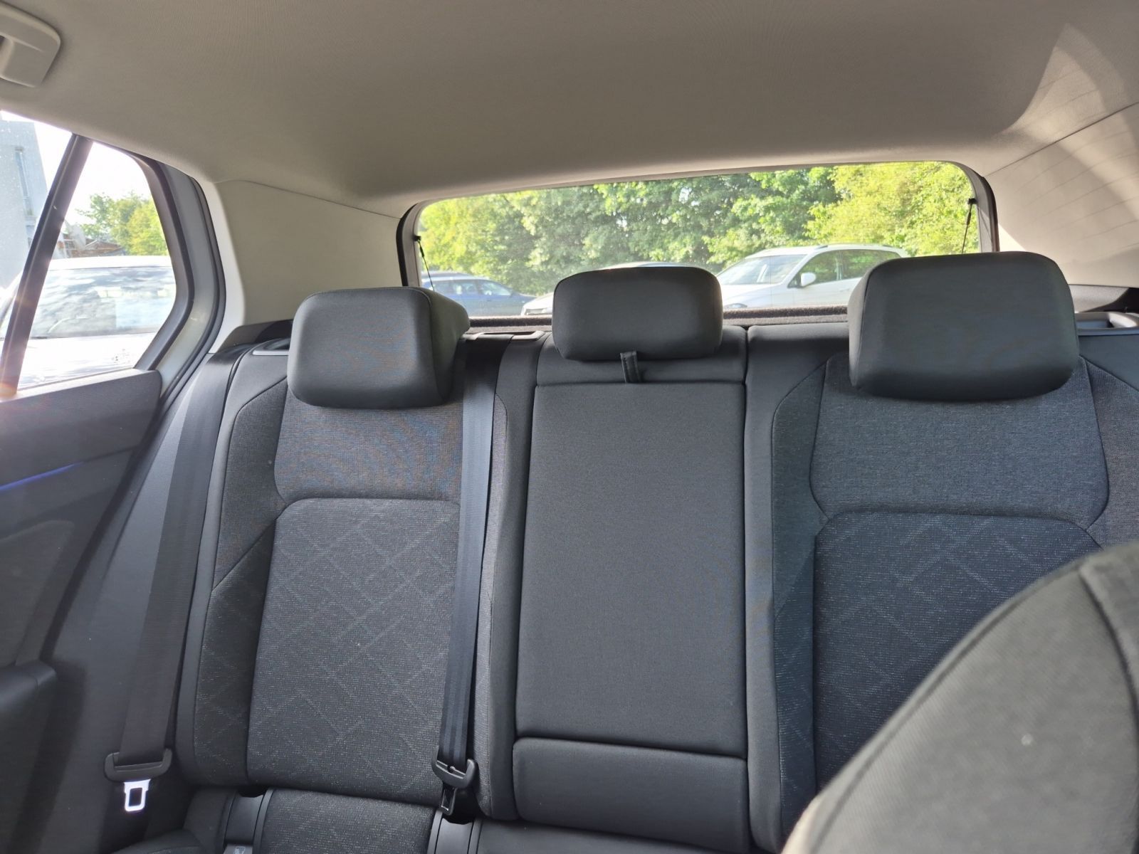 Volkswagen Golf Life 1.5 TSI - Samsaru's Car Outlet