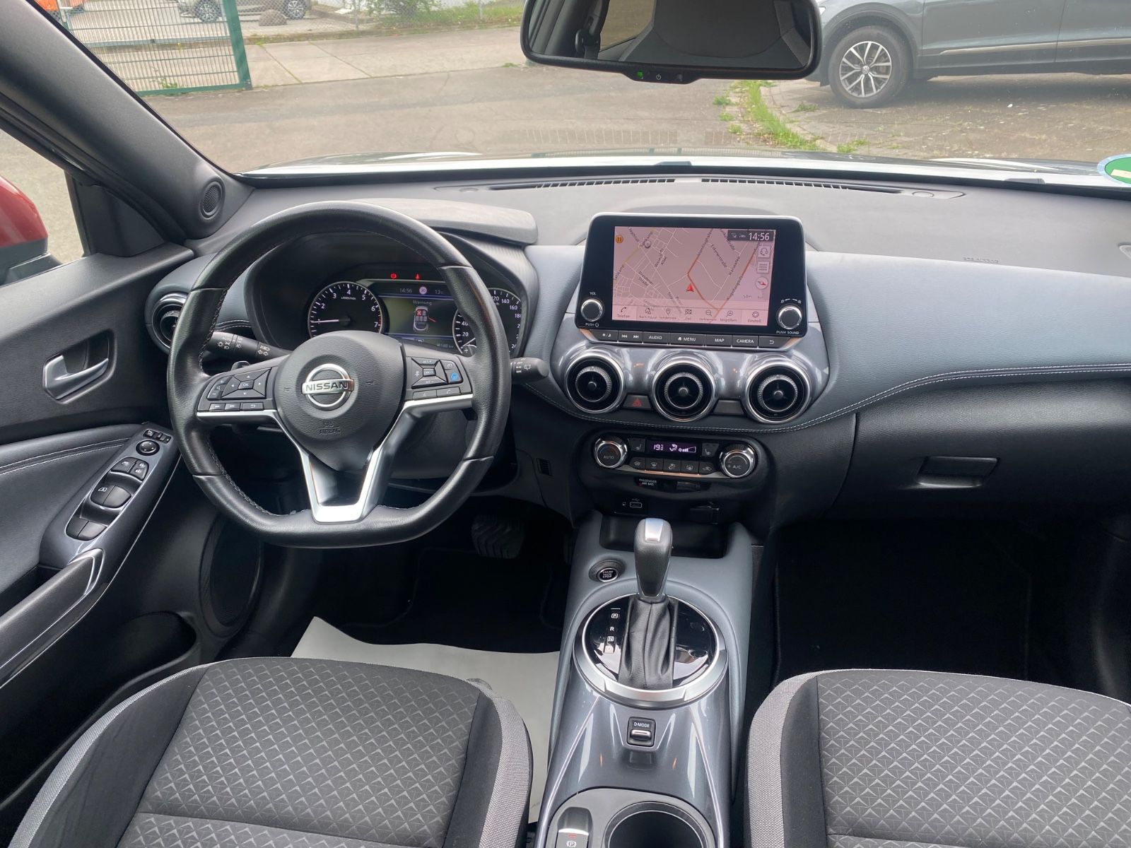 Nissan Juke N-Connecta - Samsaru's Car Outlet