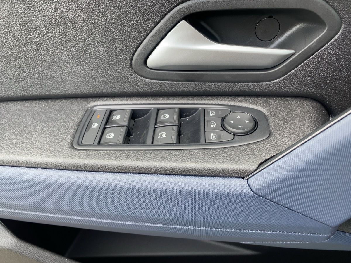 Dacia Duster III 1.6 E-TECH Hybrid 140 Journey - Samsaru's Car Outlet