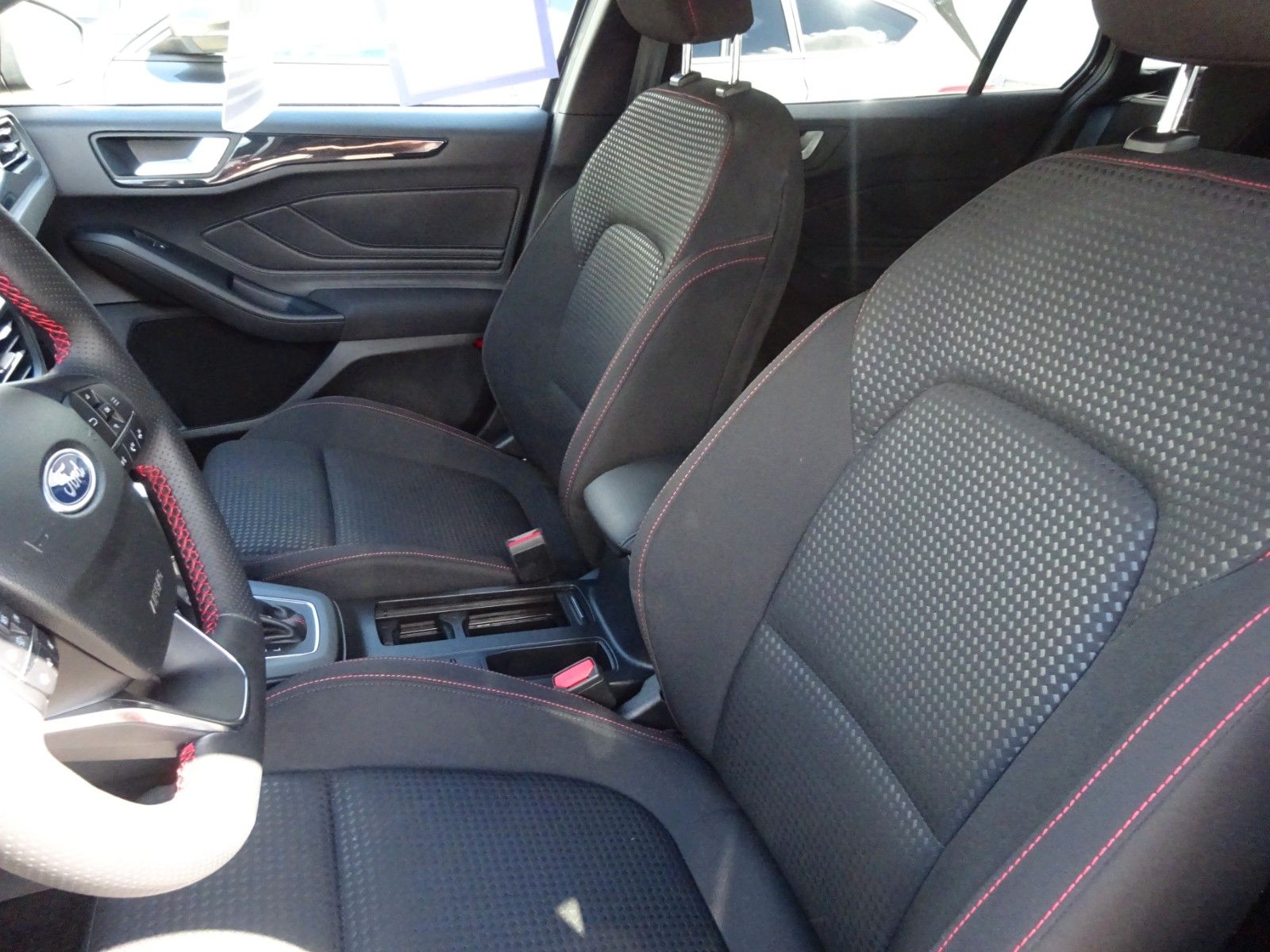 Ford Focus Turnier ST-Line X Autom AHK iACC HuD