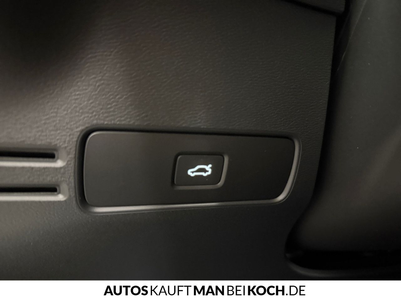 Volvo XC40 B3 DKG Core AHK LED SHZ/LHZ NAVI PDC/CAM!