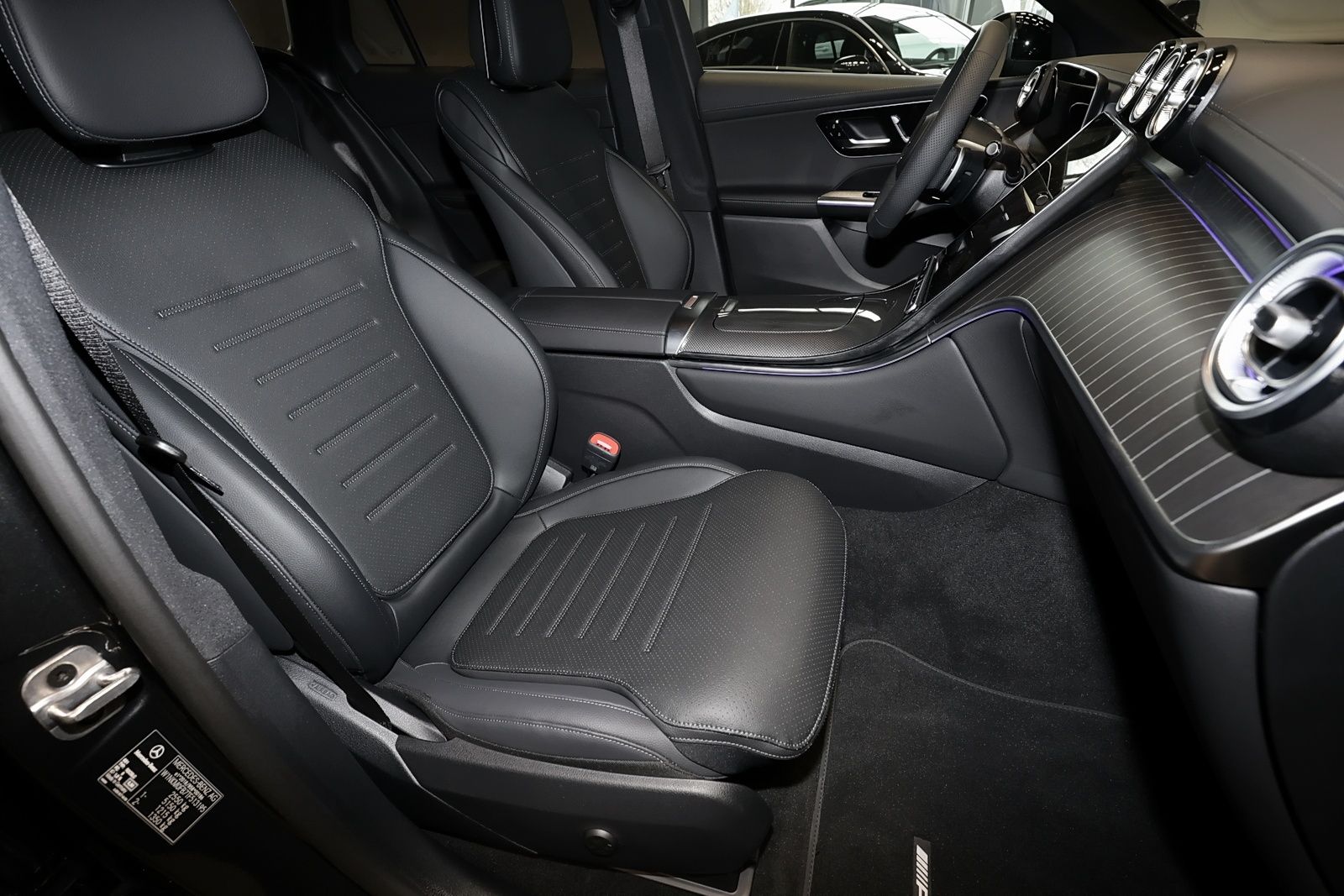 Mercedes-Benz GLC 220 d 4M AMG MBUX+360°+DIG-LED+AHK+Night+20"