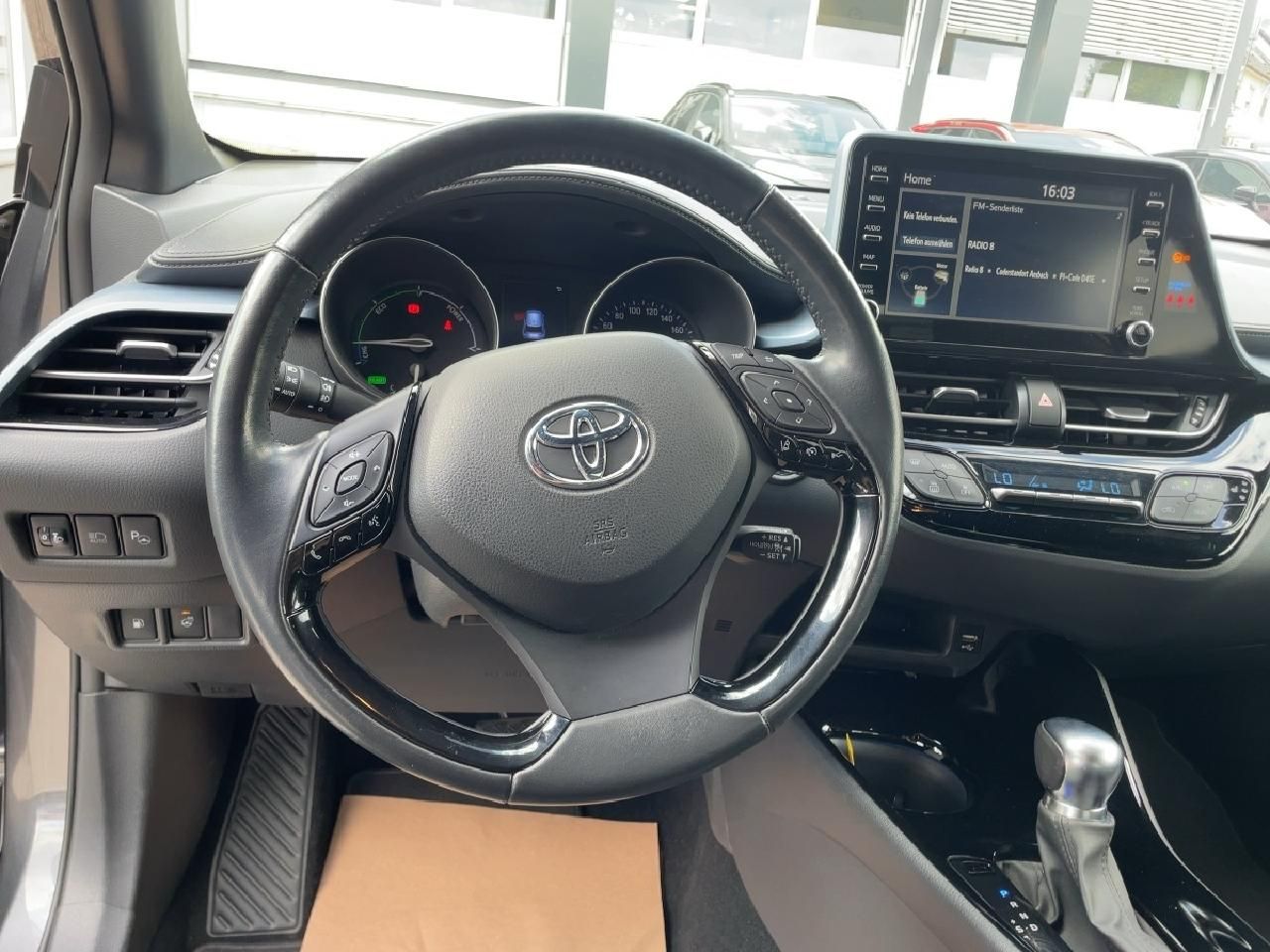 Toyota C-HR 2.0 l Hybrid - Samsaru's Car Outlet