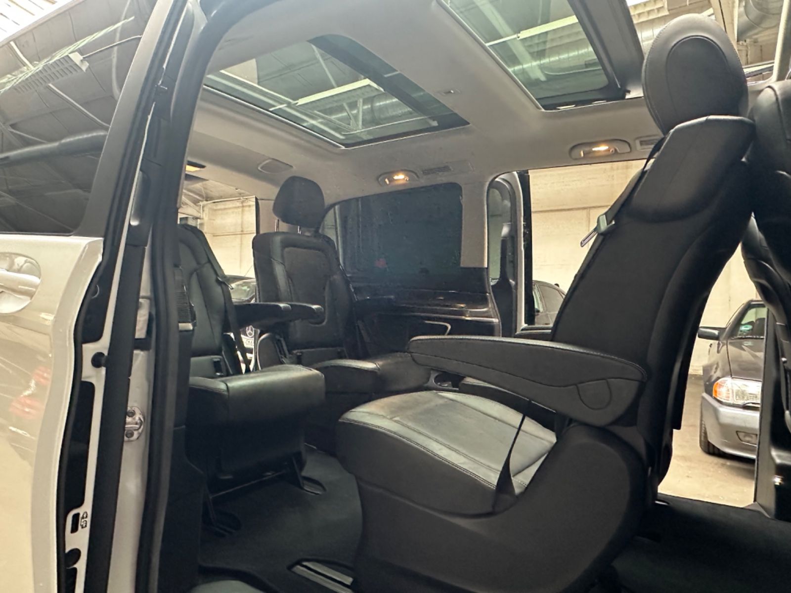 Mercedes-Benz V250d LANG AMG - Samsaru's Car Outlet