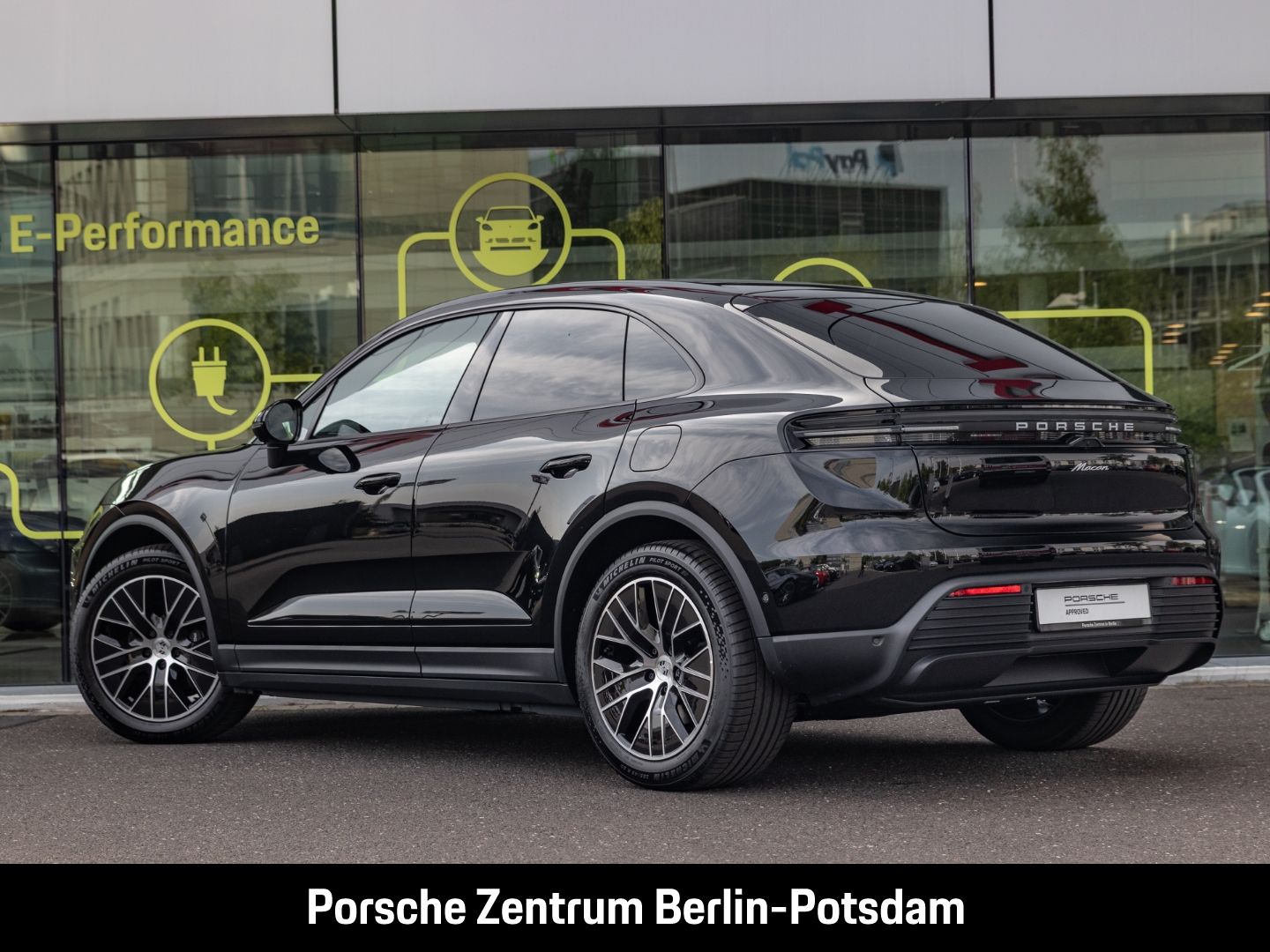 Porsche Macan - Samsaru's Car Outlet