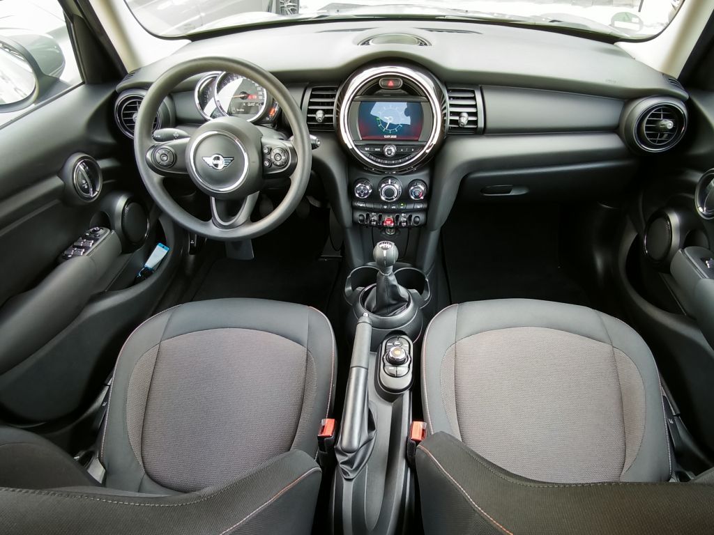 MINI Mini One - Samsaru's Car Outlet
