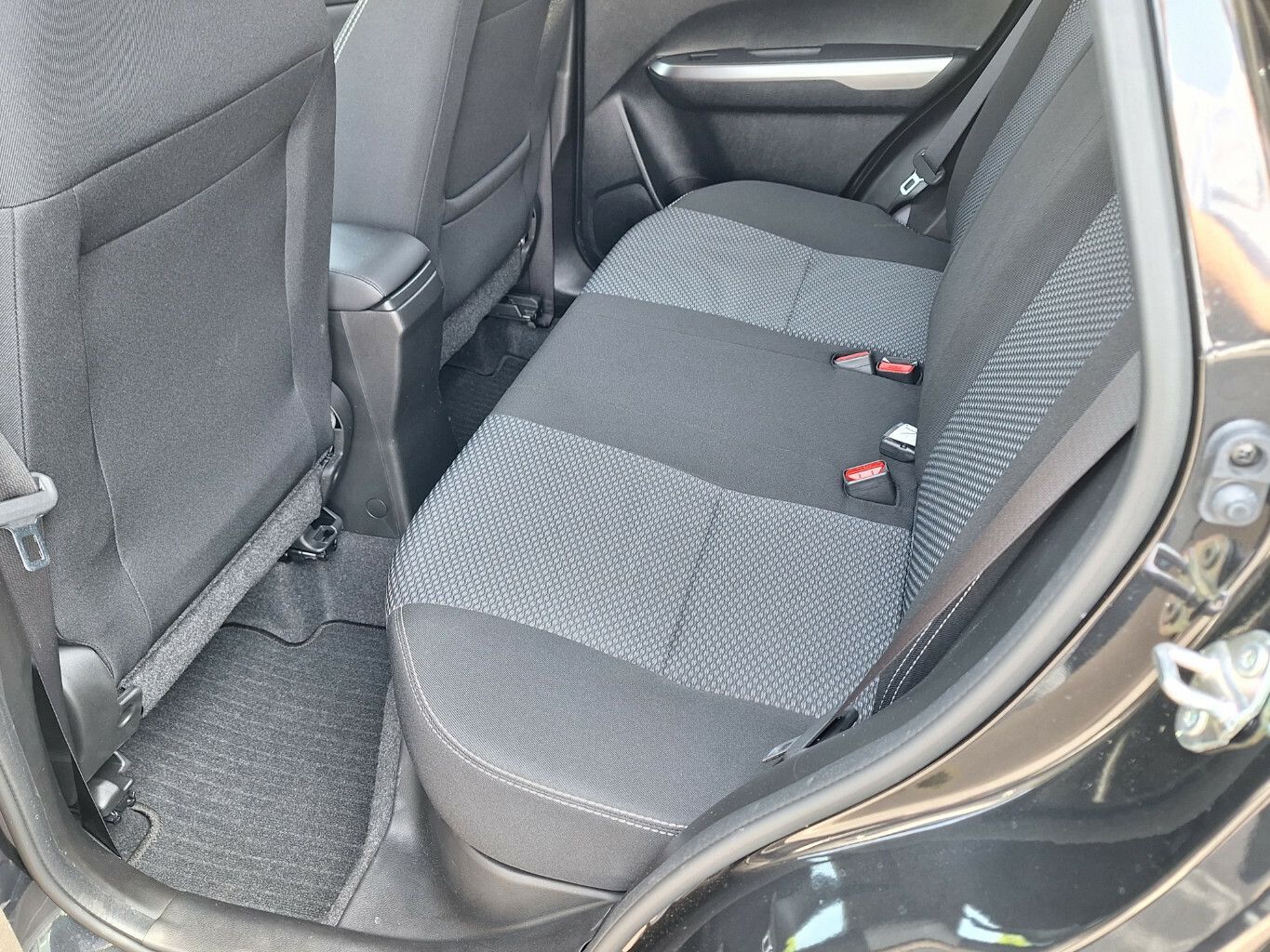 Suzuki Vitara 1.4 Mild-Hybrid Comfort - Samsaru's Car Outlet