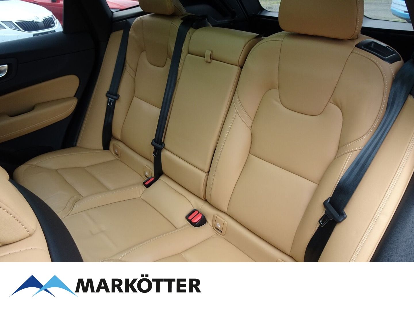 Volvo XC60 B4 AWD Ultimate Dark - Samsaru's Car Outlet