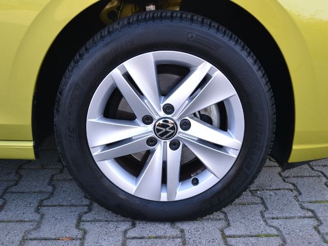 Volkswagen Golf VIII 2.0 TDI DSG - Samsaru's Car Outlet