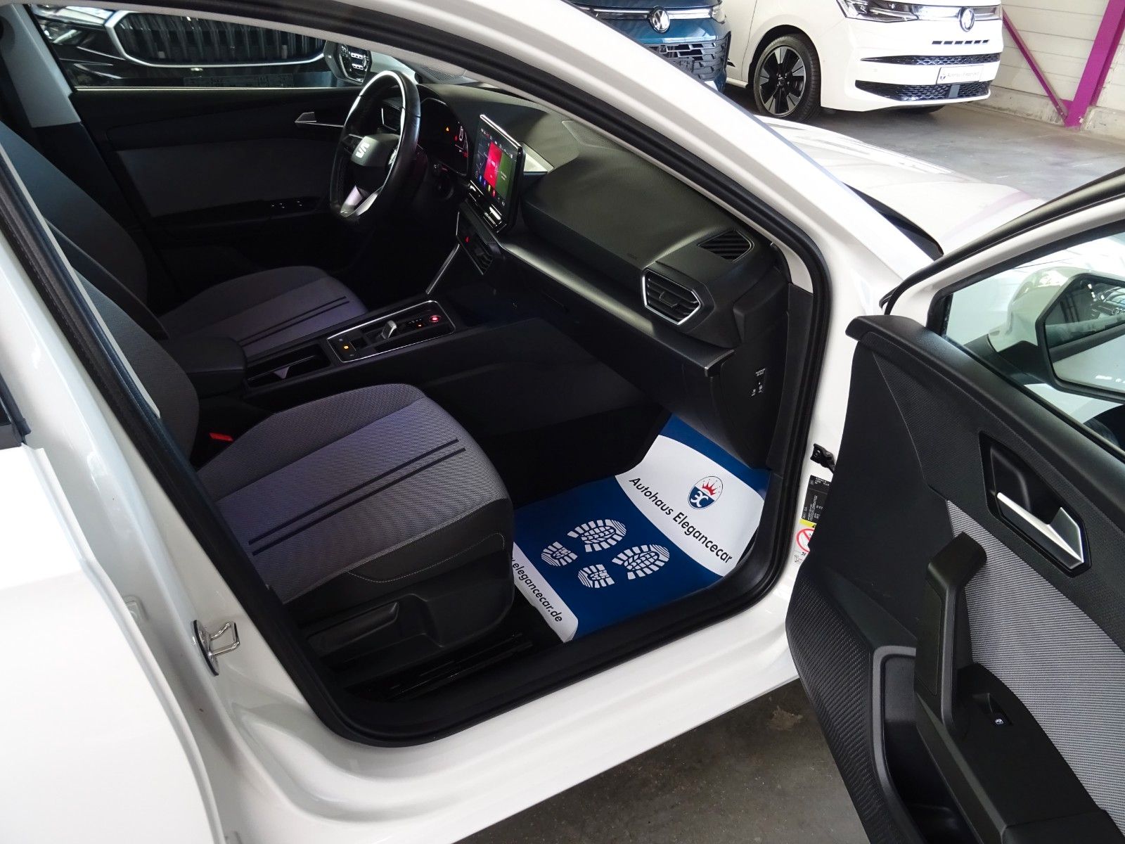 Seat LEON ST 2.0 STYLE*AHK*ACC*CAM*KEY*LED*