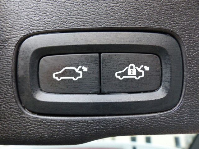 Volvo XC60 Inscription B4 AWD Aut.Leder hell*AHK*STHZG