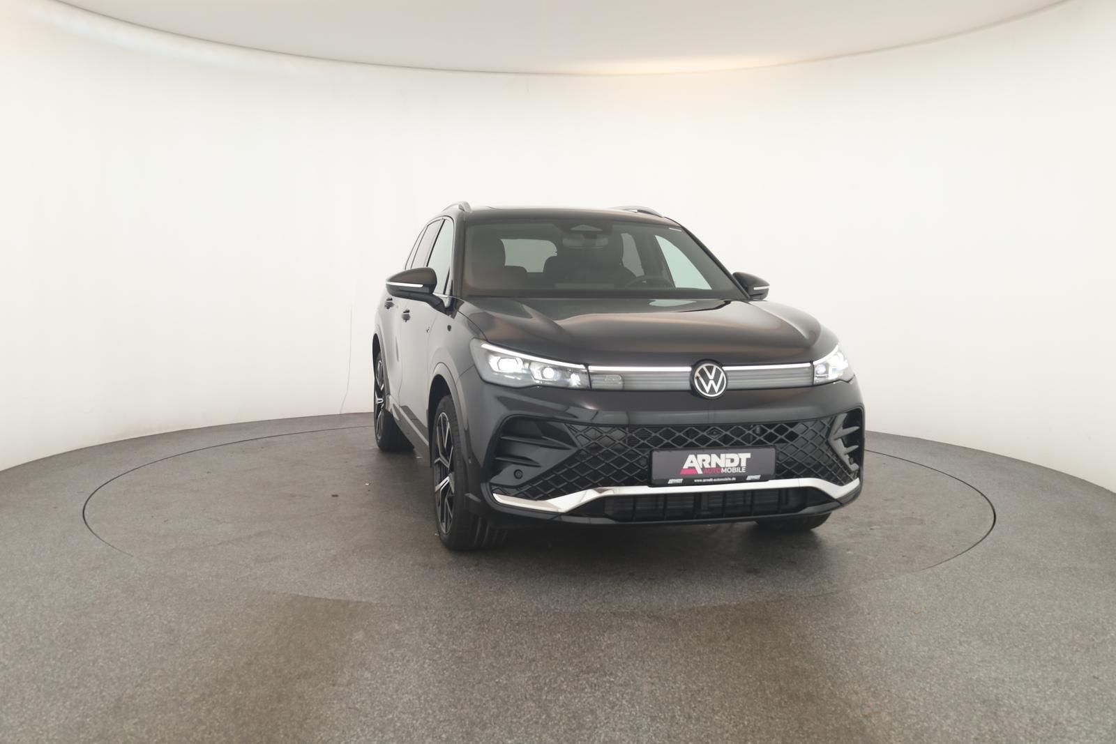 Volkswagen Tiguan 2.0 TDI 4M DSG R-Line Leder Pano Navi 360