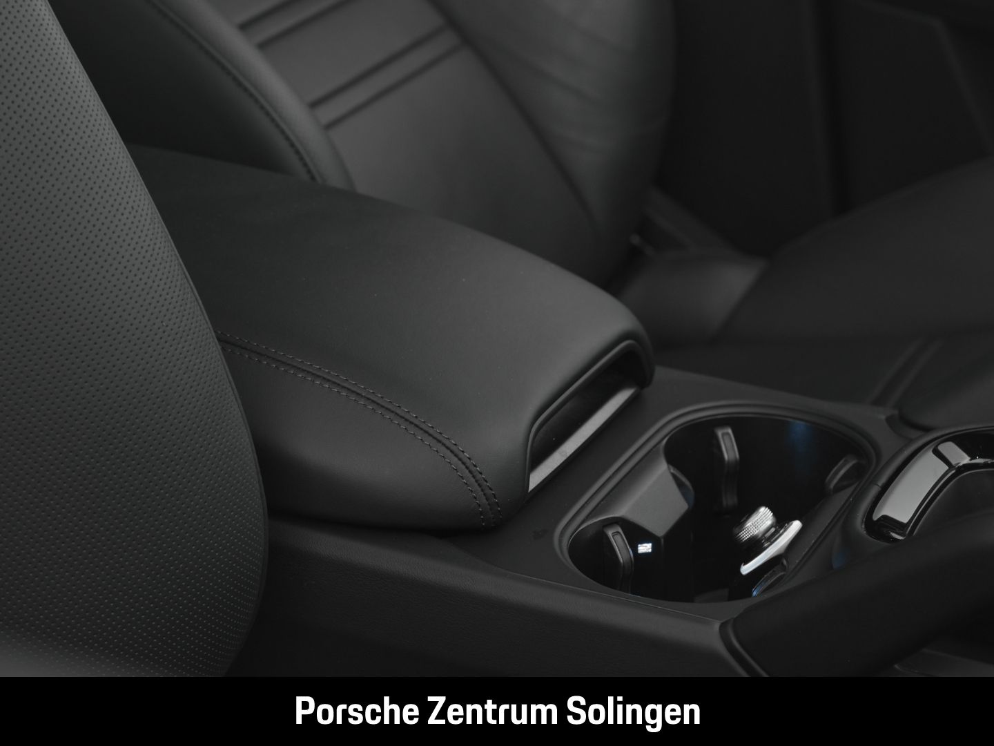 Porsche Cayenne E-Hybrid Coupe 22'' AGA HEADUP SPORT DES