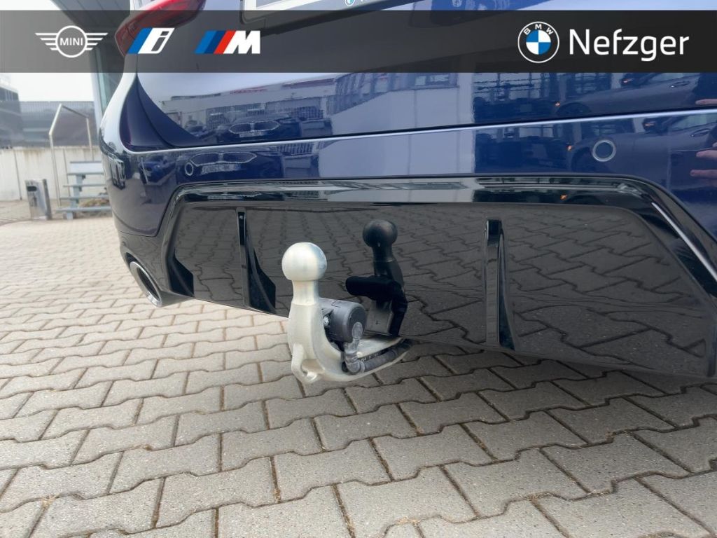 BMW 330 e xDrive Touring AHK M Sport HUD Pano HiFi