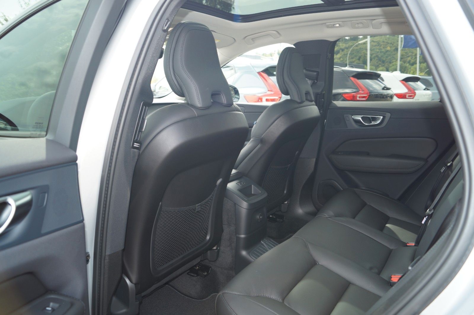 Volvo XC60 T6 AWD Plug-In Hybrid Plus Dark Aut/360/AHK