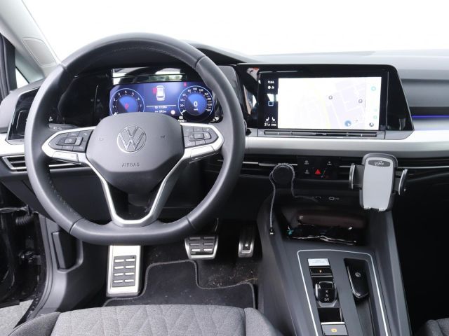 Volkswagen Golf VIII Variant 1.0 eTSI DSG Move - Samsaru's Car Outlet