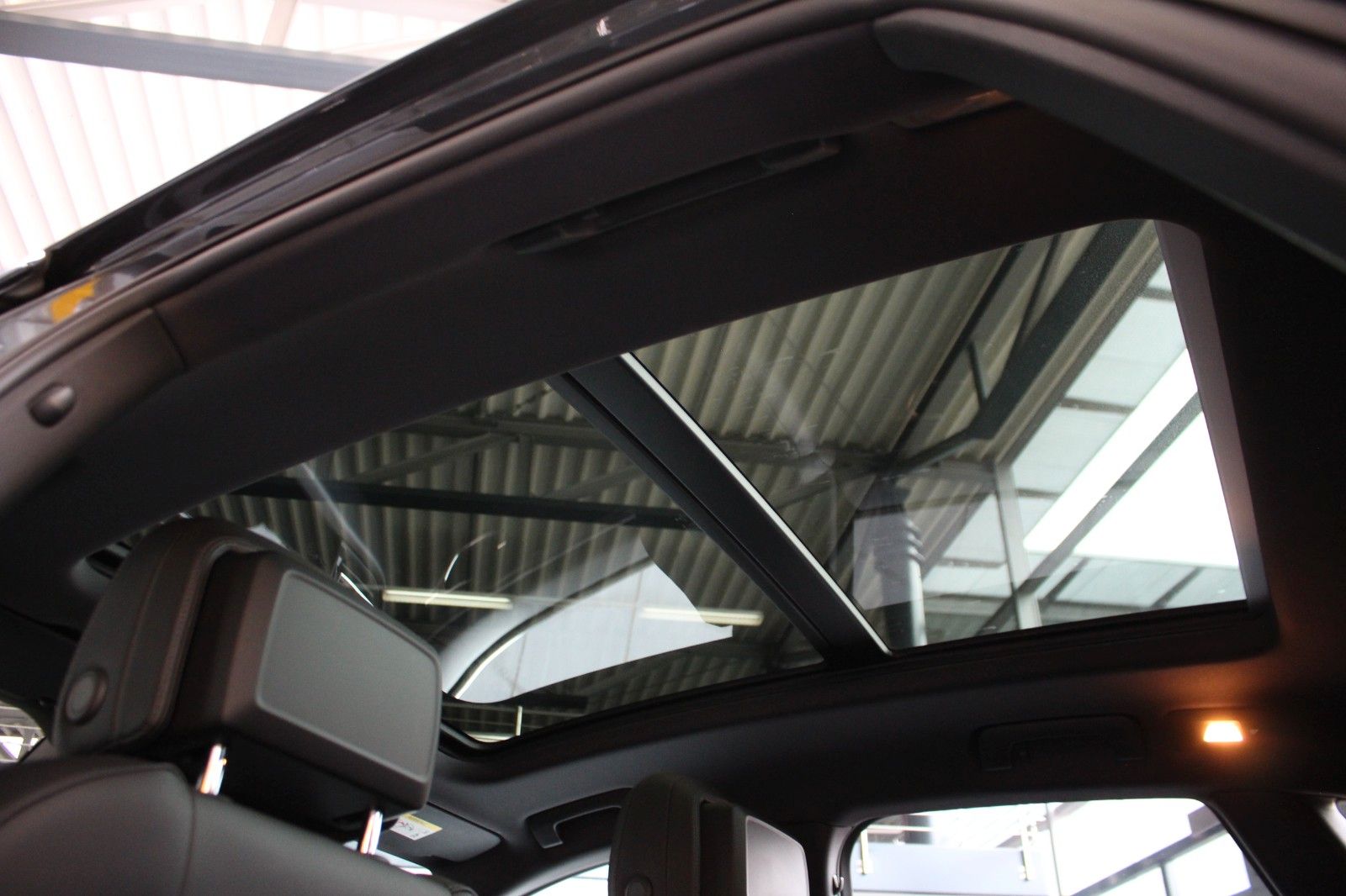 Porsche Macan S V6 Bi-Turbo PDK - Samsaru's Car Outlet