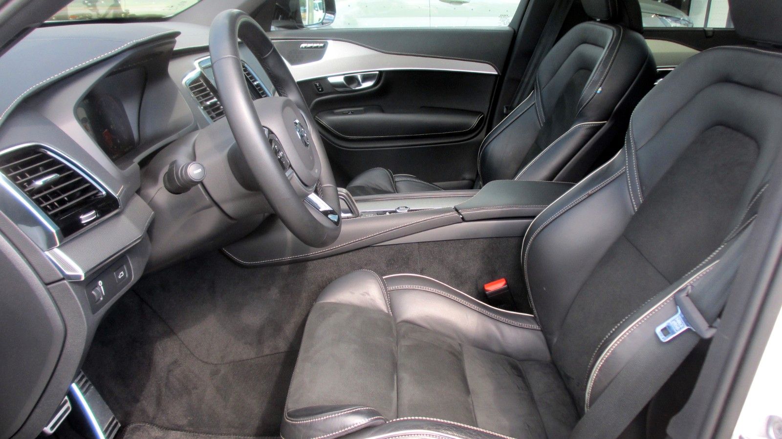 Volvo XC90 B5 Diesel R-Design AWD +7SITZ+PANO+360°+AHK