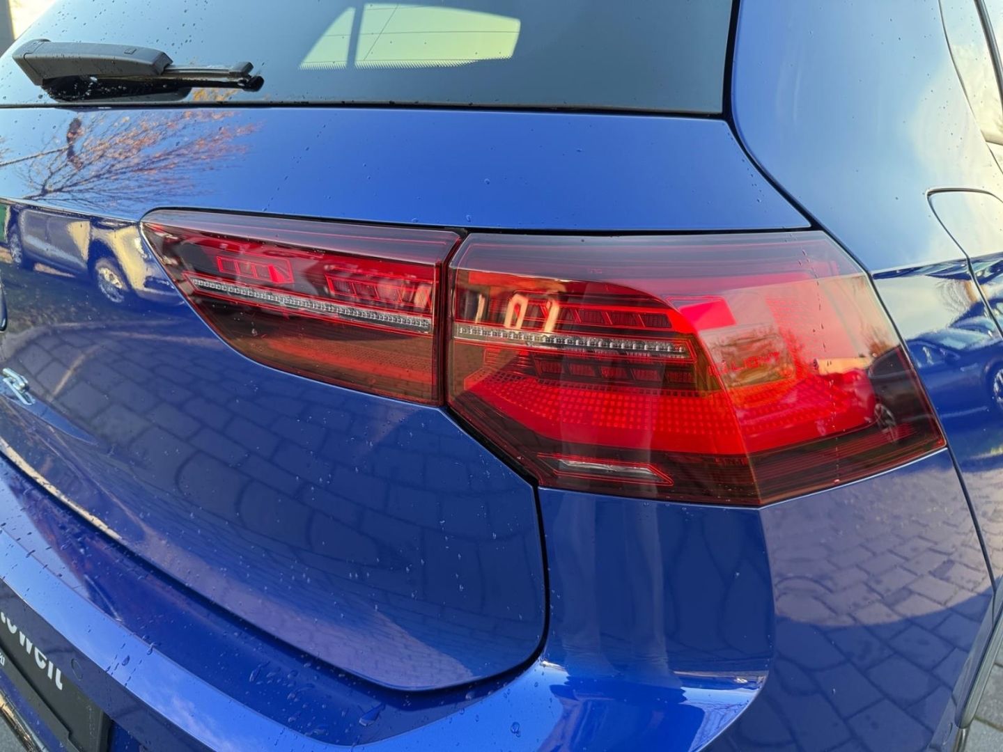 Volkswagen Golf VIII R 2.0 TSI 4Motion - Samsaru's Car Outlet