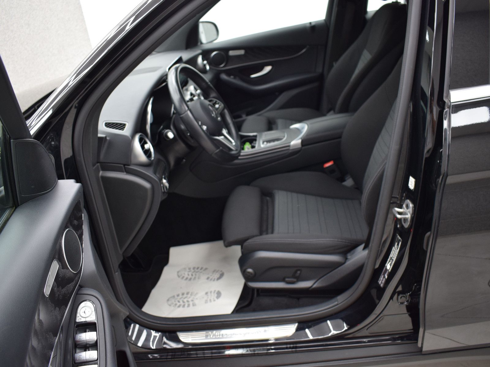 Mercedes-Benz GLC 300 de 4M Offroad - Samsaru's Car Outlet