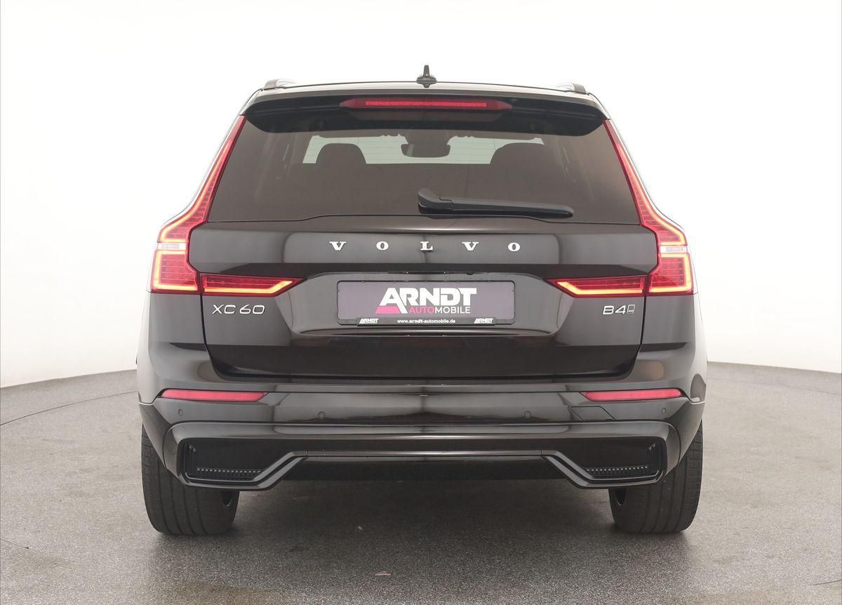 Volvo XC60 B4 AWD Plus Dark LED Pano ACC Kam 21" AHK