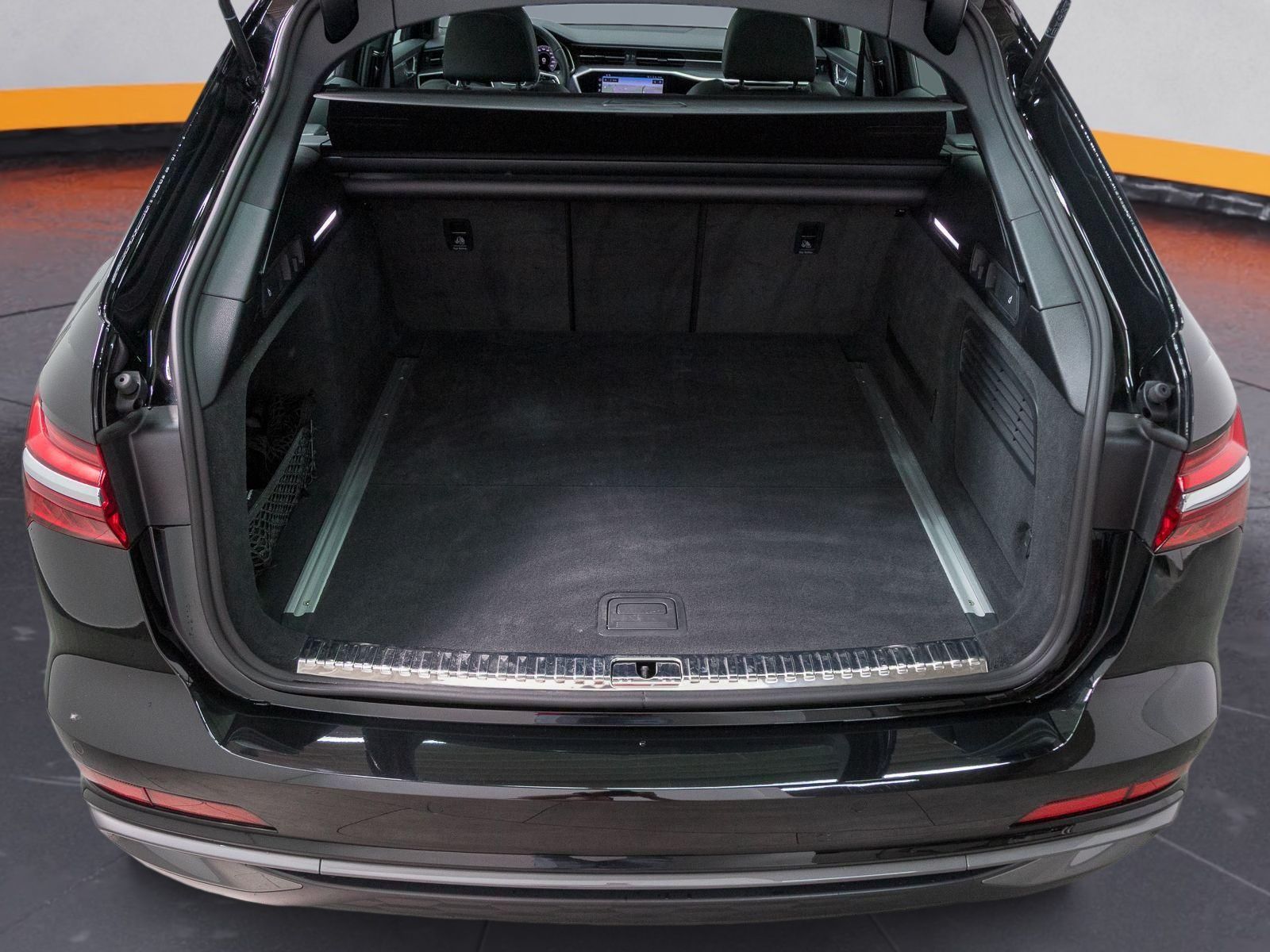 Audi A6 Avant 40 TDI Q S LINE - Samsaru's Car Outlet