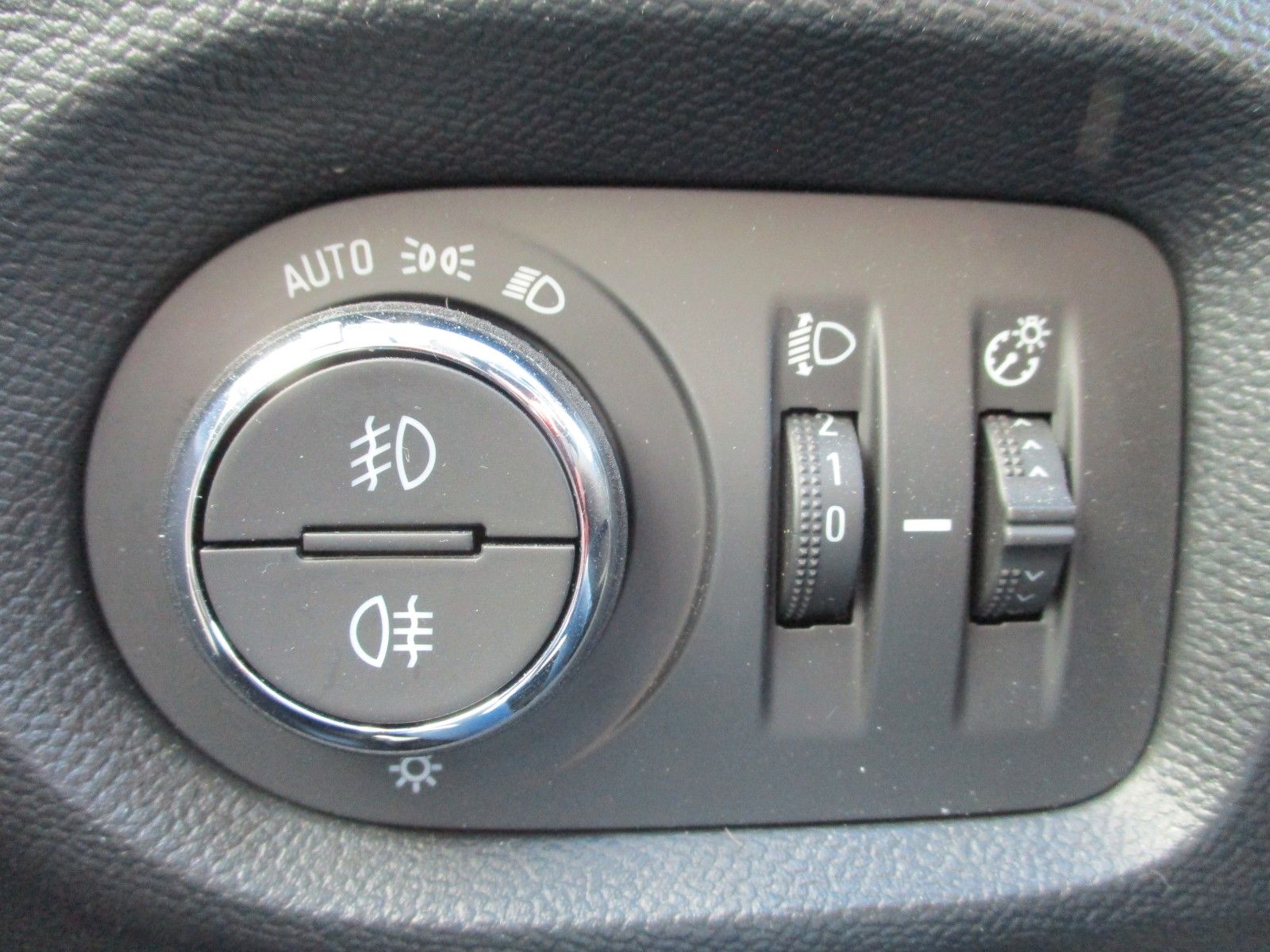 Opel Corsa F e First Edition - Samsaru's Car Outlet