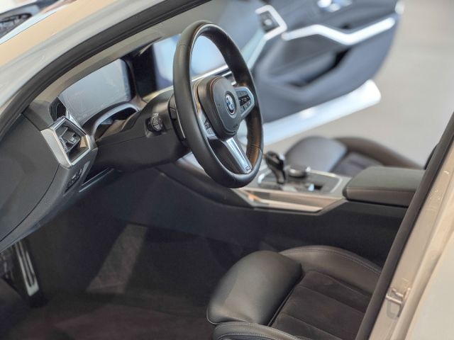 BMW 320 e xDrive M Sport - Samsaru's Car Outlet