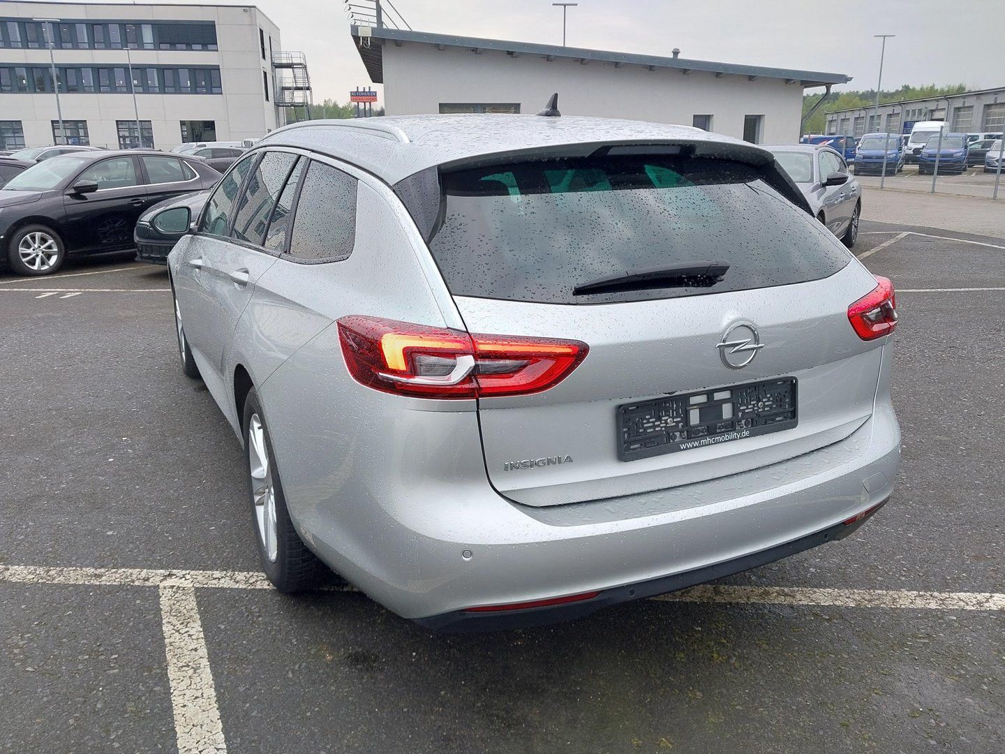 Opel Insignia B Sports Tourer Business - Samsaru's Car Outlet