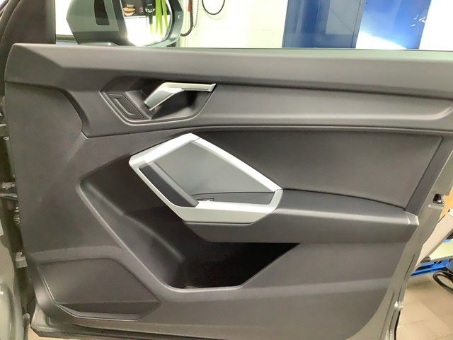 Audi Q3 45TFSI quattro Advanced - Samsaru's Car Outlet