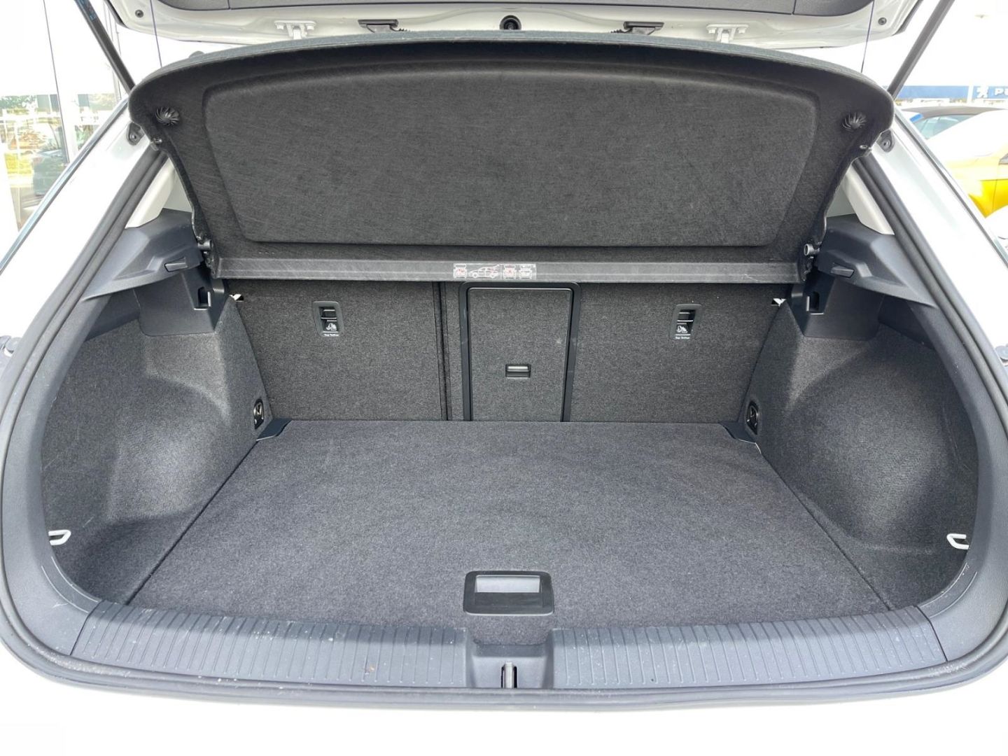 Volkswagen T-Roc Active Style 2.0 TDI - Samsaru's Car Outlet