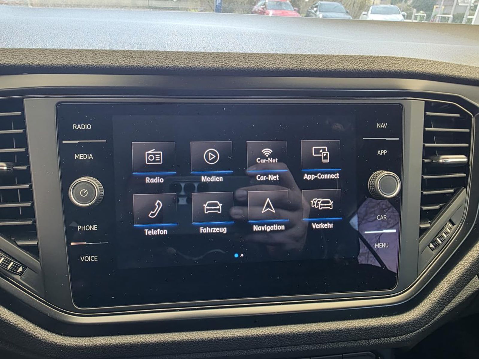 Volkswagen T-Roc 1.0 TSI - Samsaru's Car Outlet