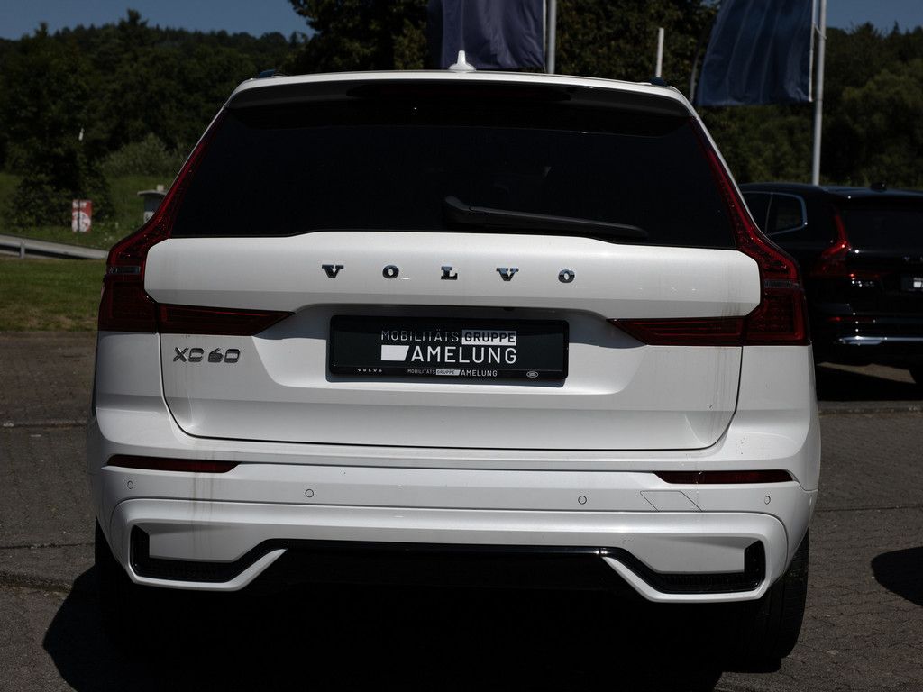 Volvo XC60 T8 AWD R Design FACEL. LED AHK 360° PANO