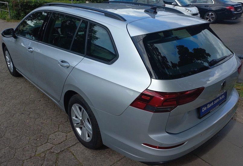 Volkswagen Golf VIII 2.0 TDi Life - Samsaru's Car Outlet