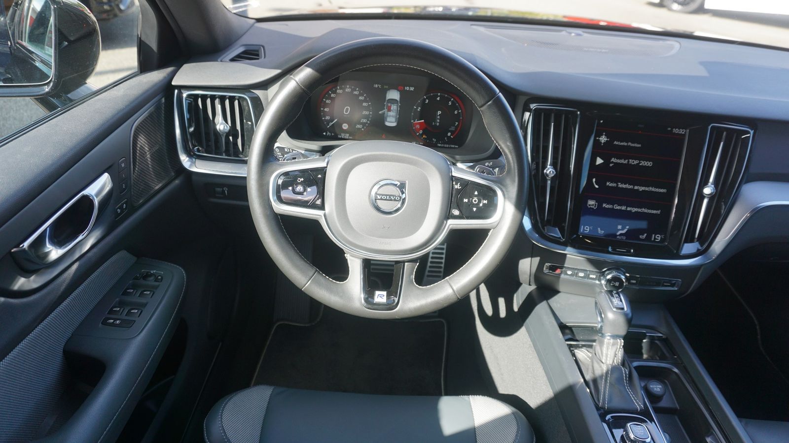 Volvo S60 2.0 R Design LED Navi HarmanKardon Panorama