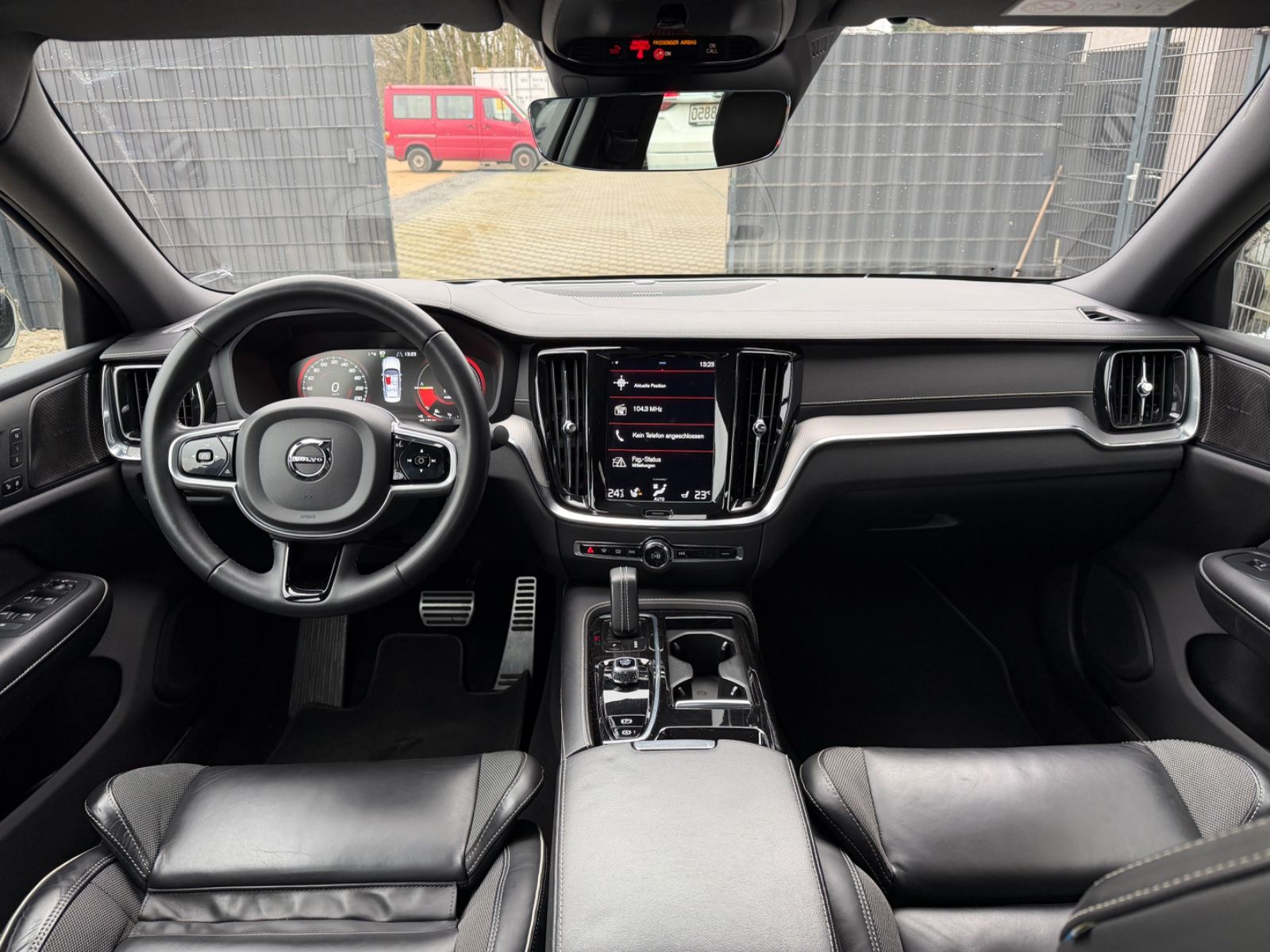 Volvo S60 Lim. R Design Plug-In Hybrid AWD Pano VOLL