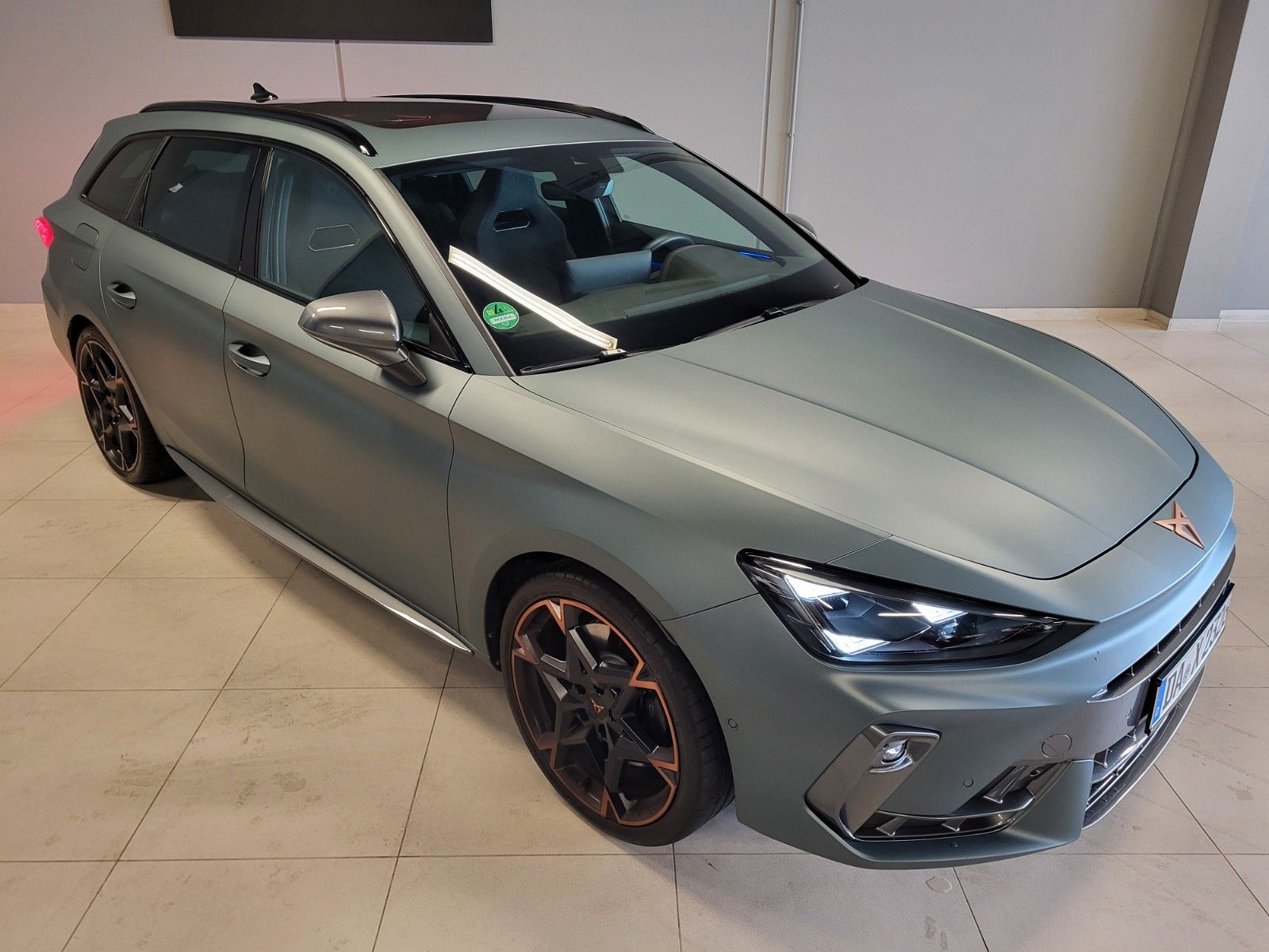 Cupra Leon Sportstourer -VZ- 1.5 e-Hybrid - Samsaru's Car Outlet