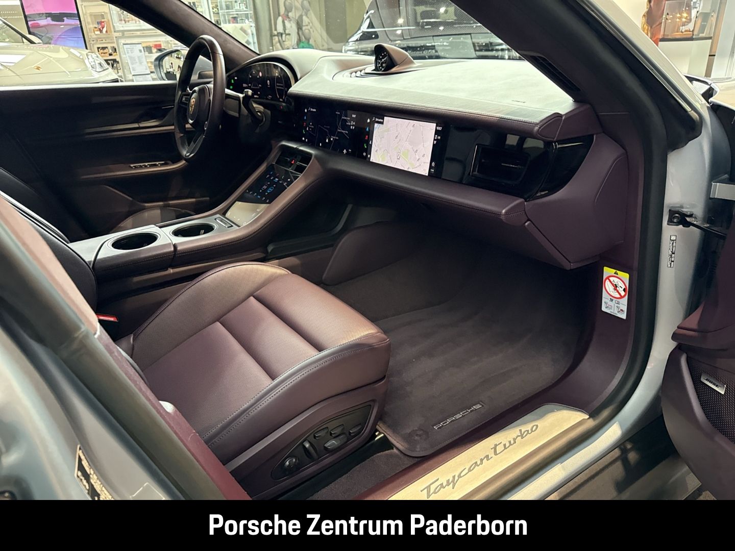 Porsche Taycan Turbo Leder-Brombeer InnoDrive Head-Up