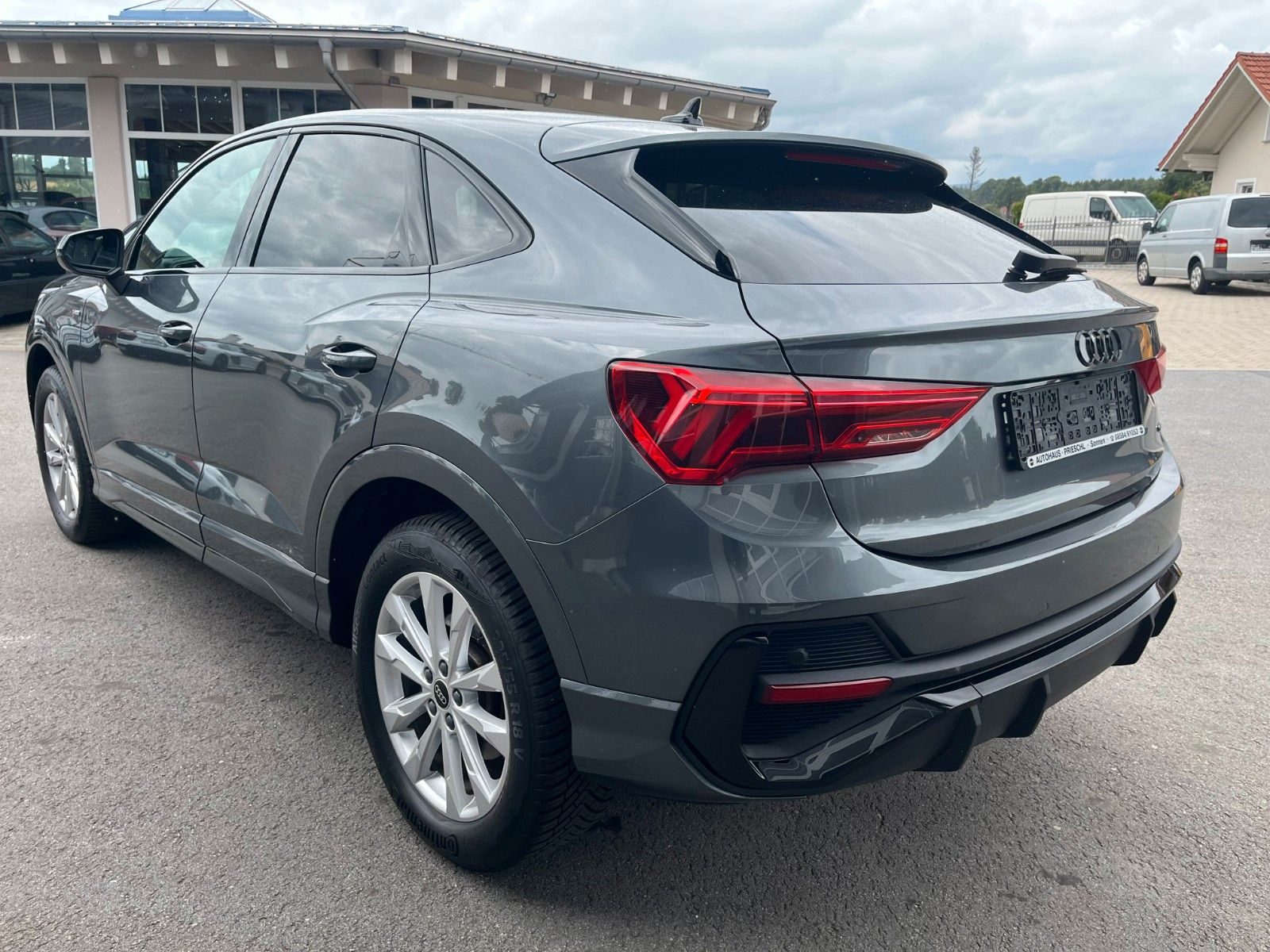 Audi Q3 TFSI quattro S line - Samsaru's Car Outlet